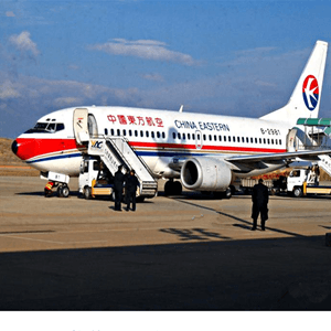 于田万方机场快递航空快运业稳步发展的原因是什么？
